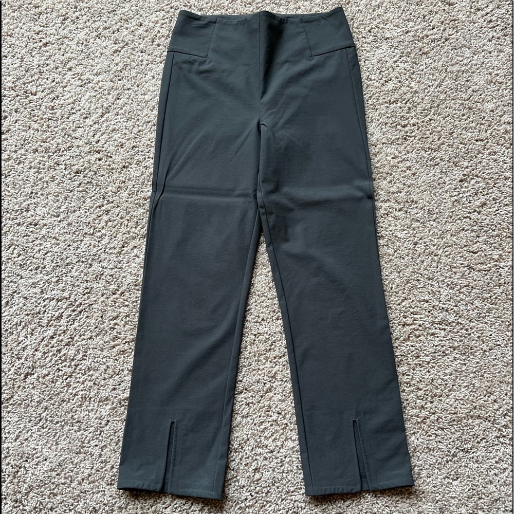 Athleta Wander Slim Straight Crop Size 8 Arbor Olive